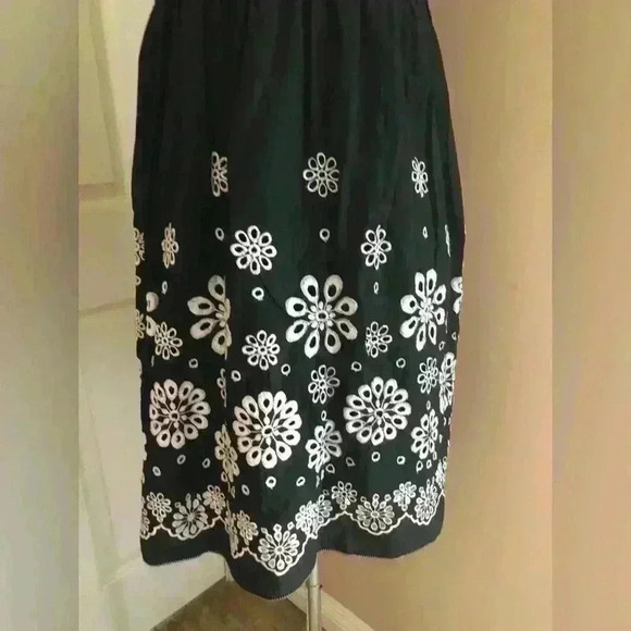 MAX STUDIO FESTIVAL EMBROIDERED BLACK WHITE SUMMER DRESS WOMEN M - Picture 7 of 7